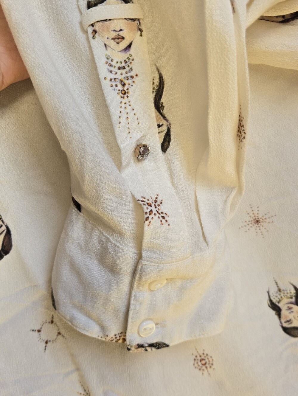 Johnny Was Ivory Button-Down Shirt with Face Print-Size M - Picture 7 of 9